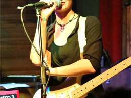 Yasi Hofer - Spectacel