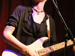 Yasi Hofer - Spectacel