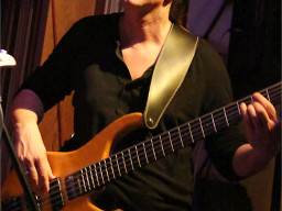 Yasi Hofer - Spectacel