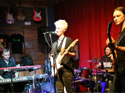 Yasi Hofer - Spectacel